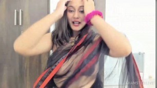 Indian camgirl does nude show