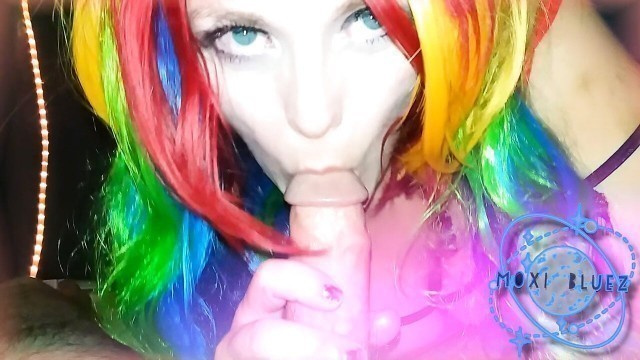 Raver Girl Vapes And Blows - MoxiBluez